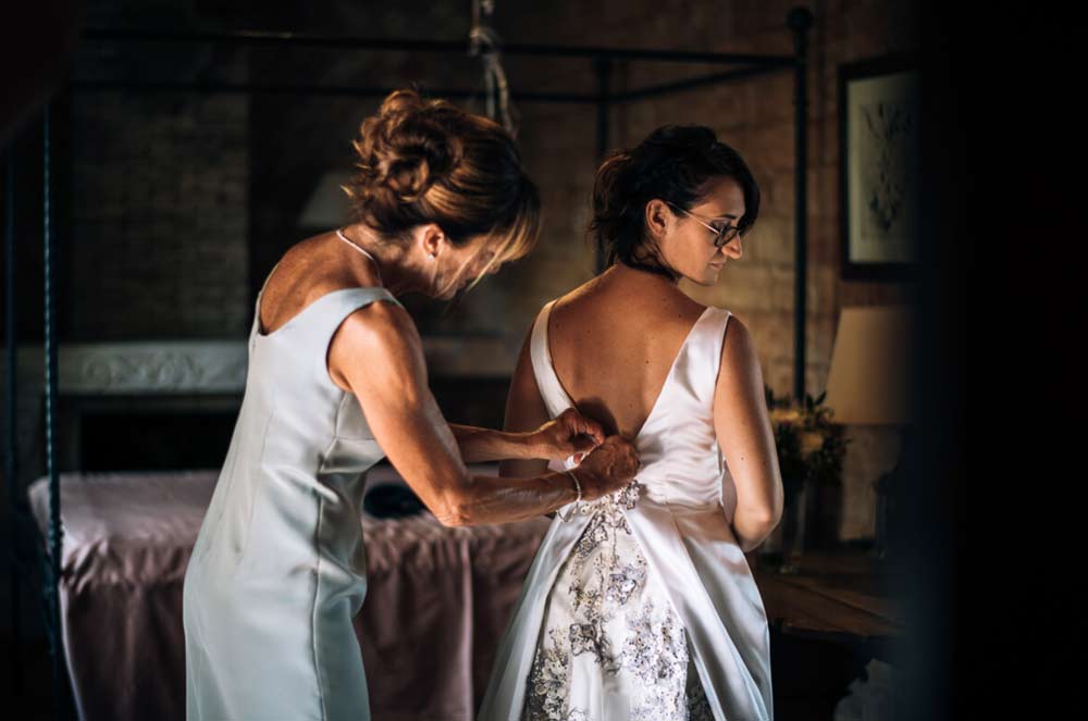 La sposa viene preparata per le nozze